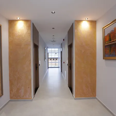 Resiidence 4* Тирана